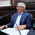 El diputado Alejandro Dichiara en el recinto de la Cámara de Diputados bonaerense durante la sesión en la que se aprobó el proyecto para hacer permanentes los beneficios fiscales en el sur bonaerense.