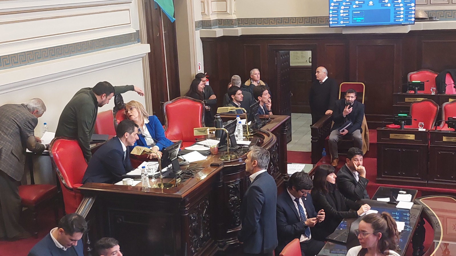 Sesión del Senado bonaerense en el recinto