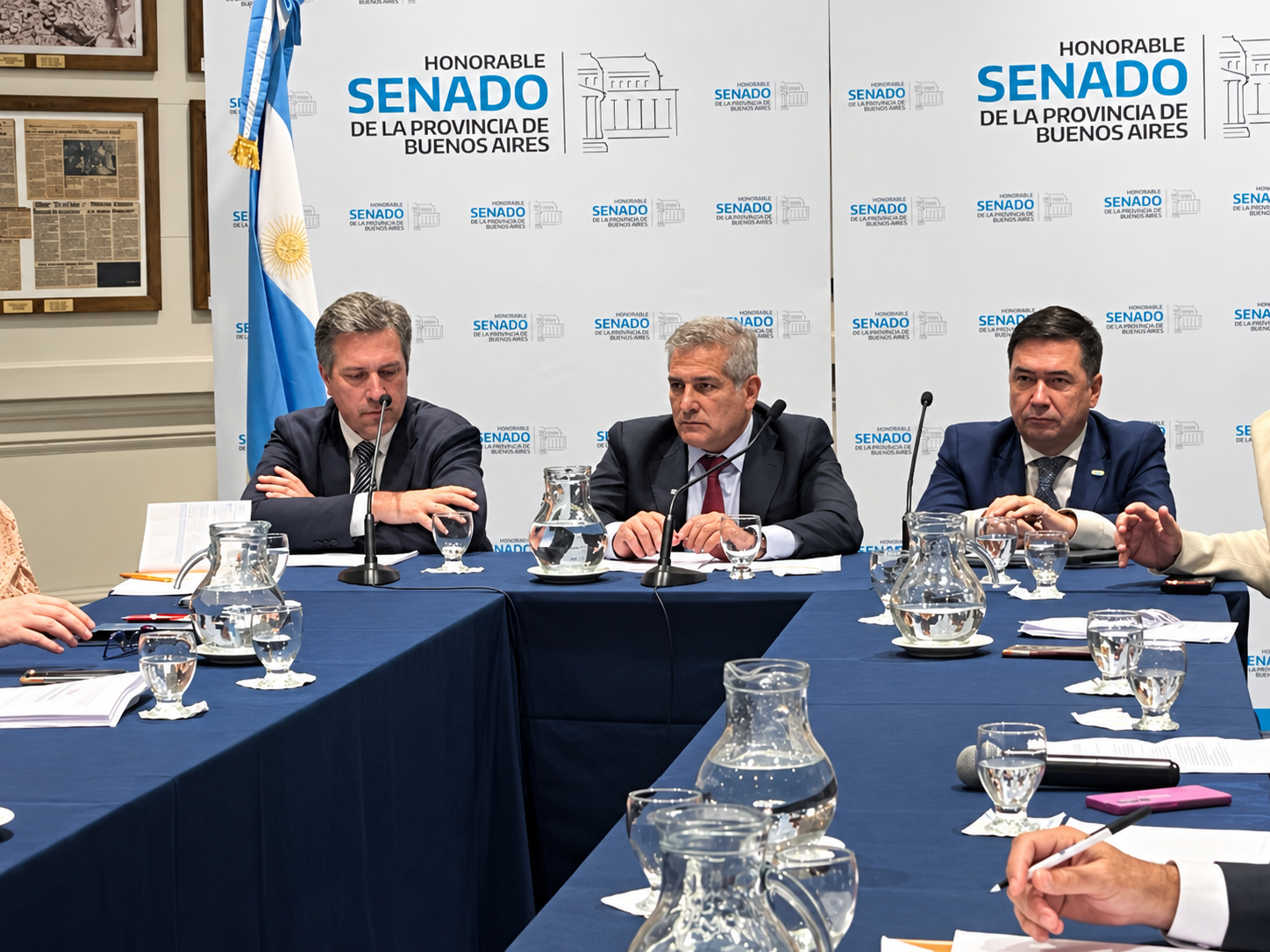 Senadores bonaerenses durante la jornada de debate sobre modificaciones al Impuesto sobre los Ingresos Brutos en el Senado provincial.